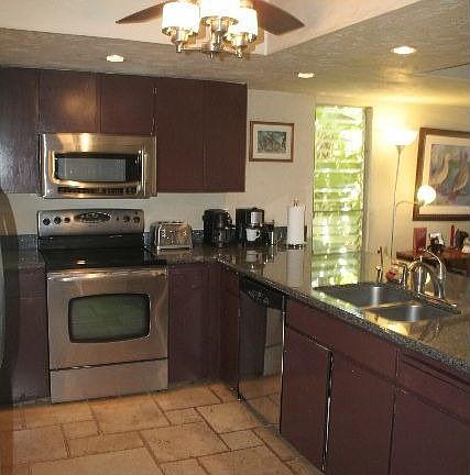 Kitchen newly remodeled 