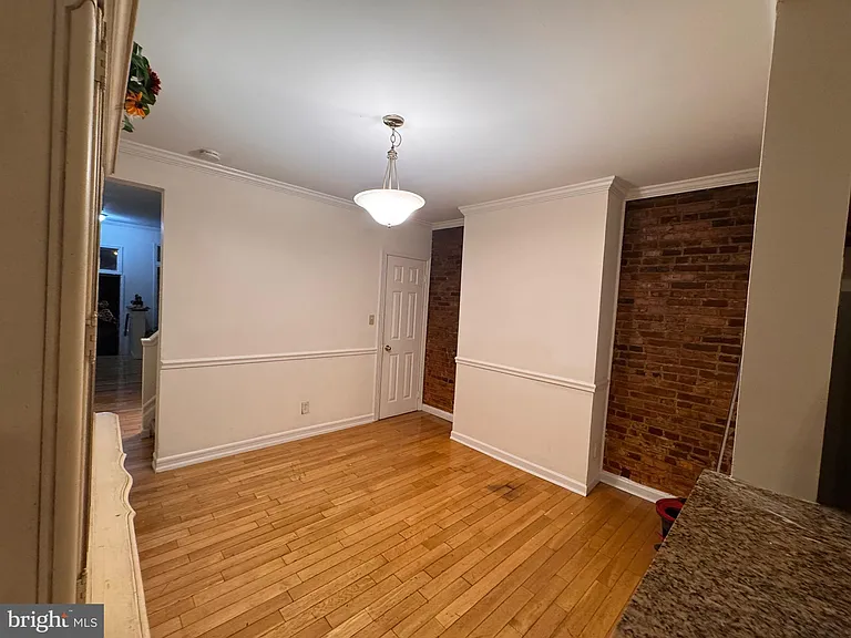 1009 W Fayette St — Photo 2