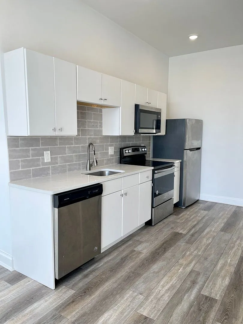 6800 Market Residential — Photo 4