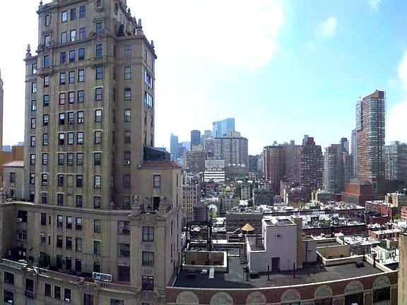 2nd image of 15 W 72nd St APT 25G