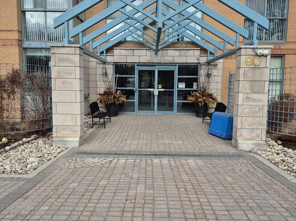 90 Dale Ave #1607, Toronto, ON M1J 3N4