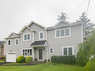 6 Nathan Ct, Syosset, NY 11791