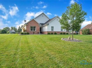 100 E Back Bay Rd, Bowling Green, OH 43402