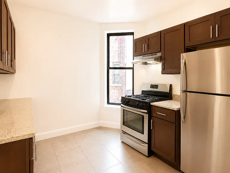 524 W 123rd St #5E — Photo 4