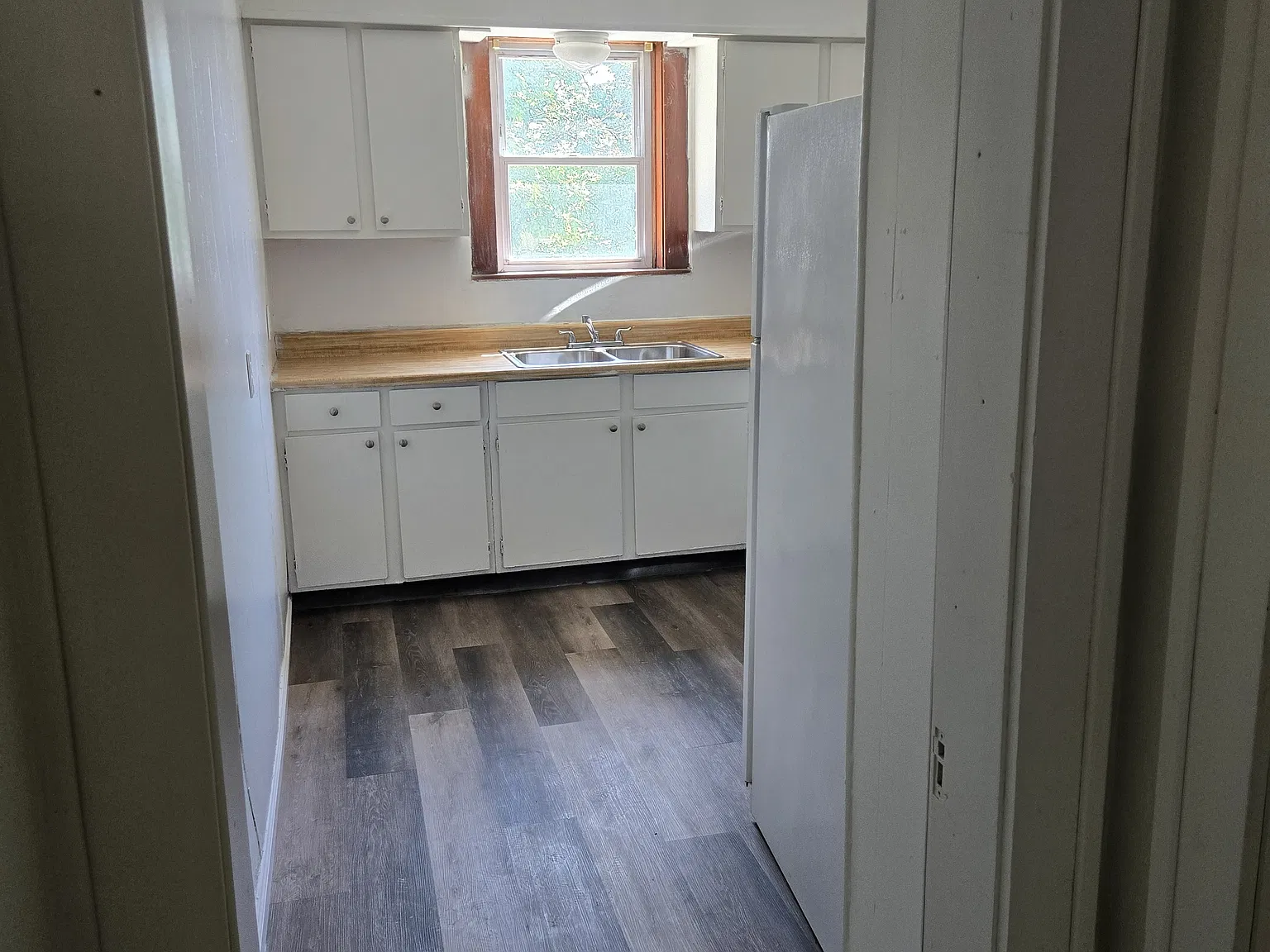 2 bed, $925 — Photo 1