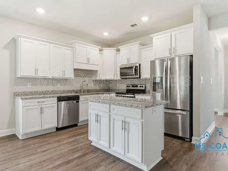 5723 Overland Dr — Photo 11