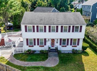 564 Varnum Ave, Lowell, MA 01854