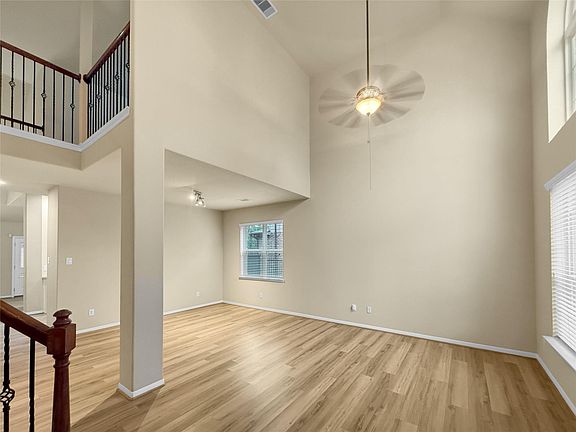 2nd image of 34 Hearthwick Rd