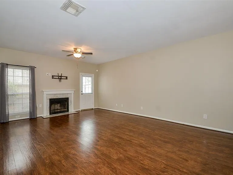 8075 El Mundo St #8075 — Photo 9
