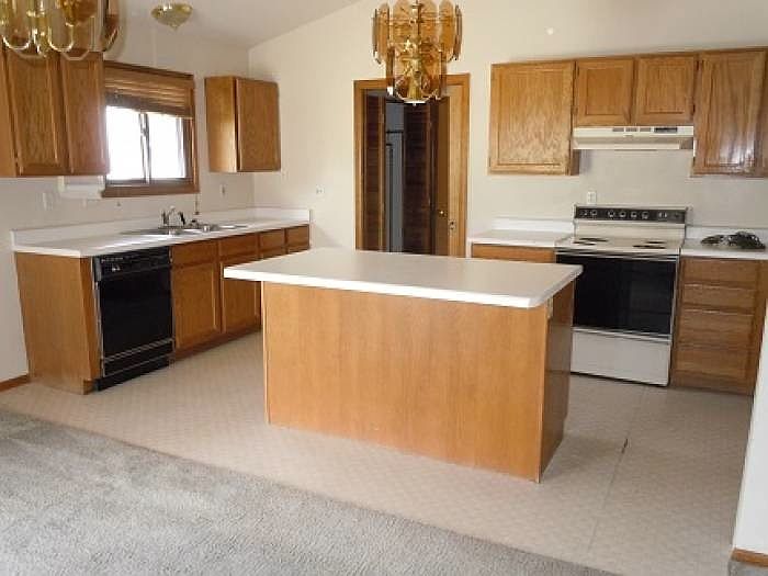 2nd image of 203 Buckthorn Rd