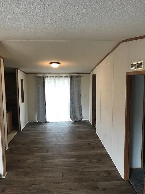 3 bed, 1512 sqft, $1,395 — Photo 2