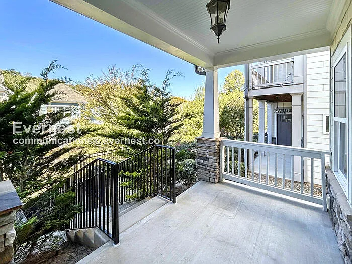 1763 Stone Hedge Dr NW — Photo 3