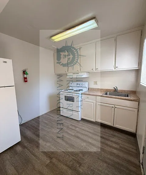 1030 N San Joaquin St #2 — Photo 3