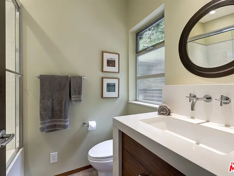 1625 N Crescent Heights Blvd — Photo 30