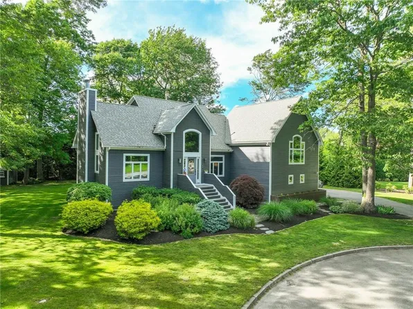 99 Basil Xing, Cranston, RI 02921