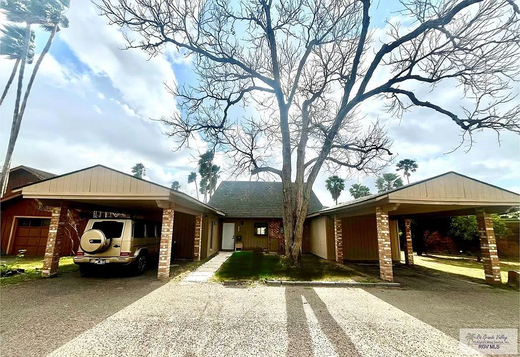 4 bed, 3.0 bath, 3271 sqft, $2,500 — Photo 1