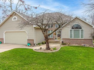 2539 Amber Dr NE, Cedar Rapids, IA 52402