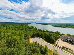 15508 Harbor Point Ln, North Little Rock, AR 72113