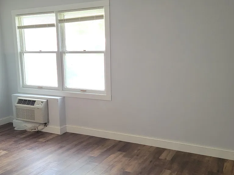 205 Oskaloosa St #203 — Photo 3