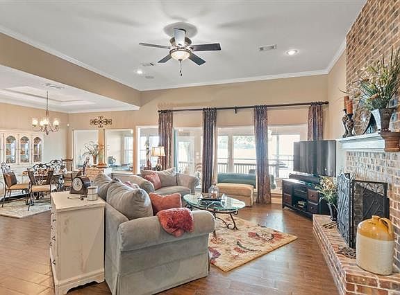 3rd image of 141 Seaside Dr