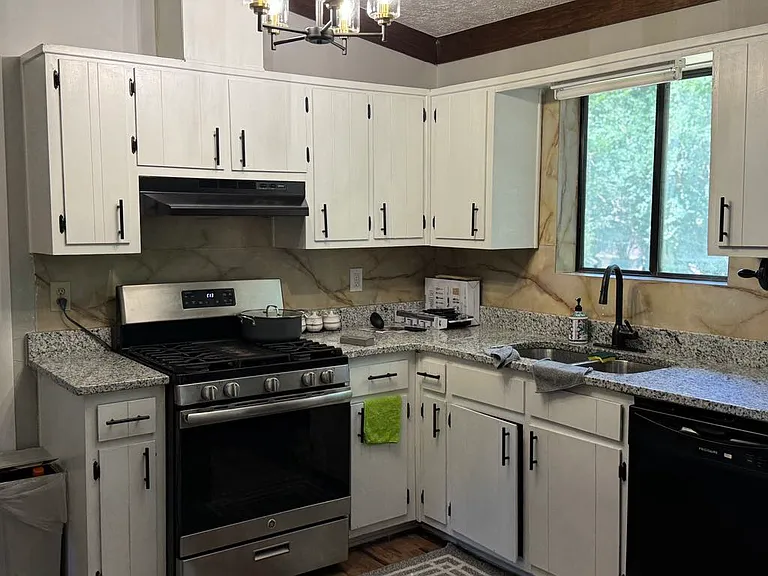 2887 Spanish Oak Dr SW — Photo 3