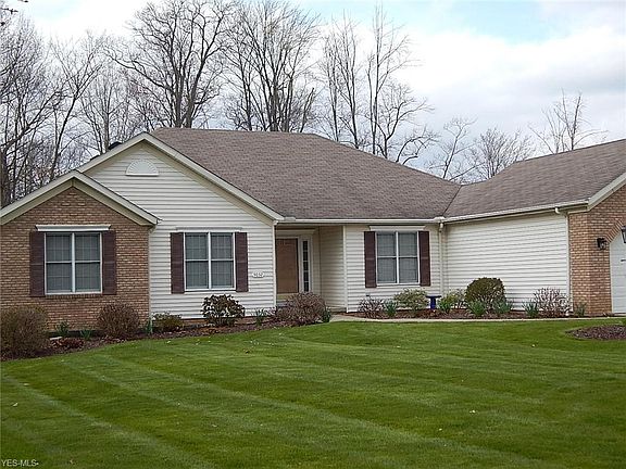 4th image of 3032 Darien Ln