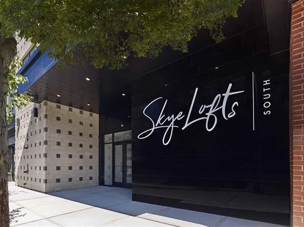 250 Avenue East image 15 of 17