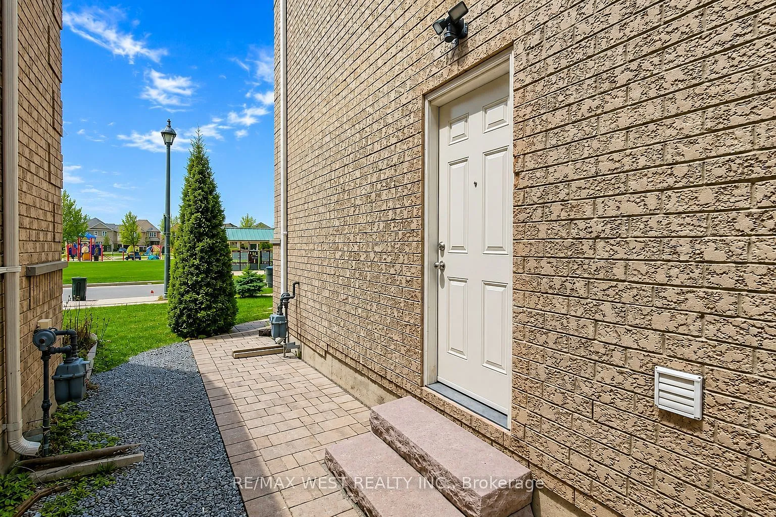 2 bed, $2,200 — Photo 2