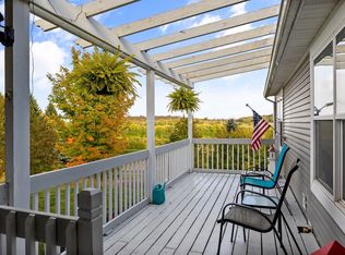 1601 N Macksey Rd, Suttons Bay, MI 49682