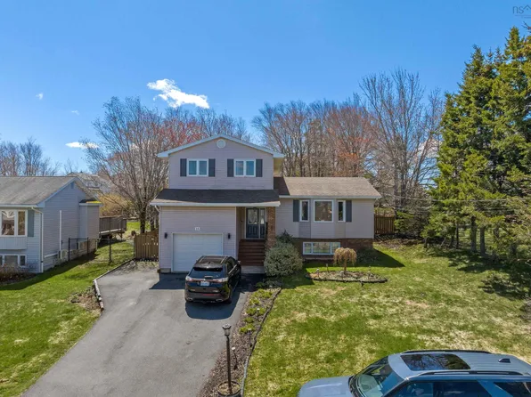 15 Auburn Dr, Halifax, NS B2W 6H8