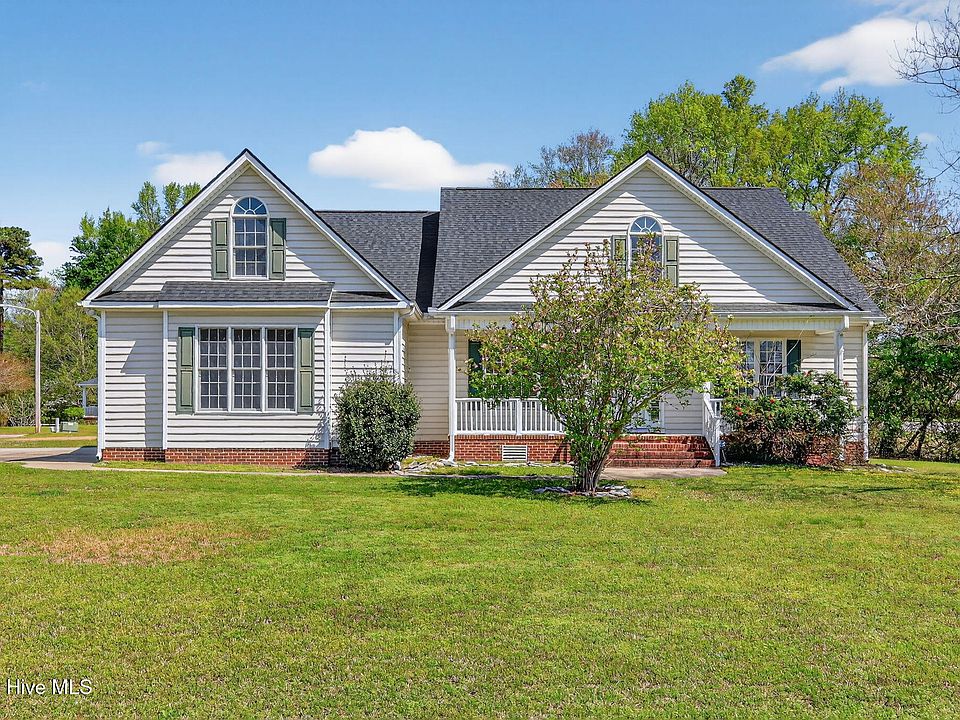 1st image of 2600 Fisher Court N