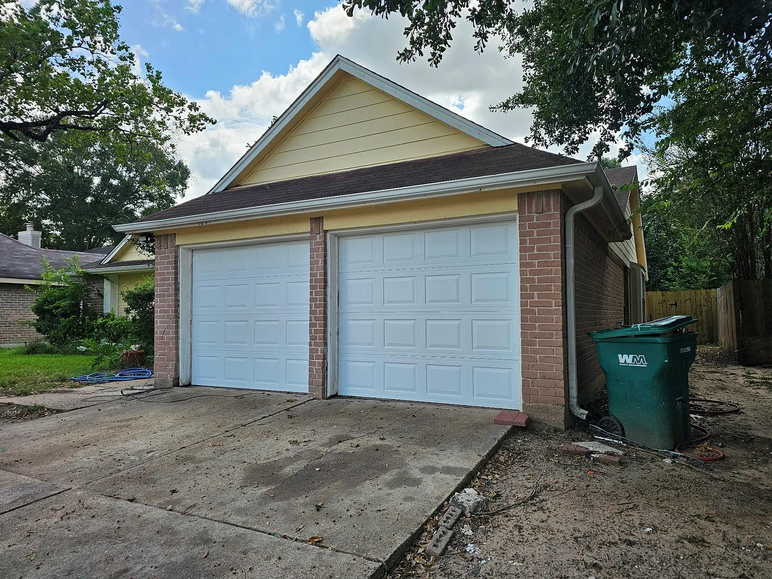 3 bed, 2.0 bath, 1810 sqft, $1,850 — Photo 2