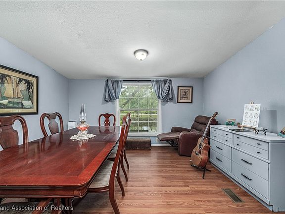 4th image of 60 Cannon Ct