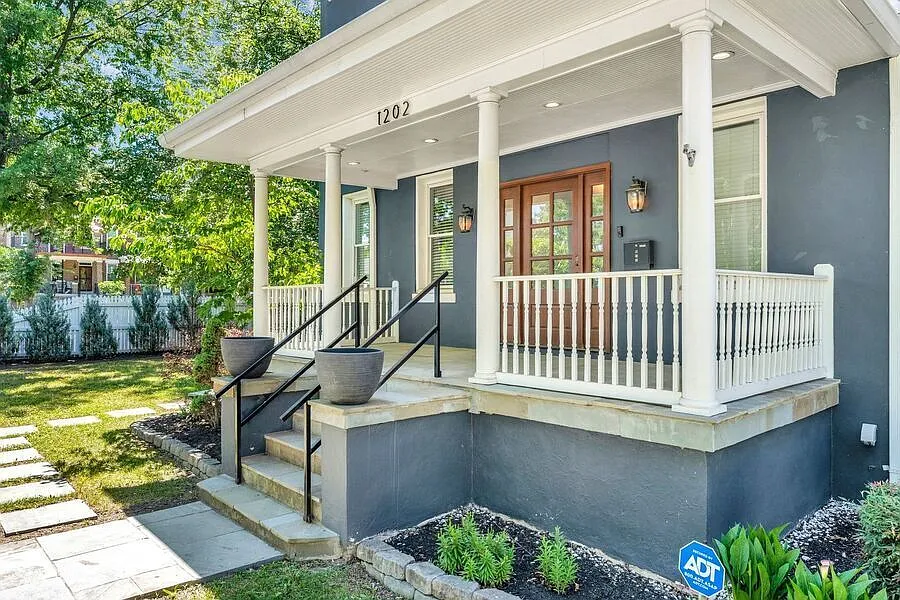 Refined 5BR Detached Home with Garage, With an extra Suite & Private Outdoor Space — Photo 4