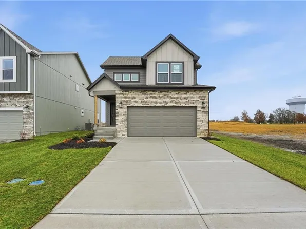 1312 SE Windbreak Dr, Lees Summit, MO 64081