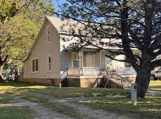 422 Andrews St, Winfield, KS 67156