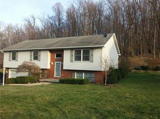 202 Hague Ln, Uniontown, PA