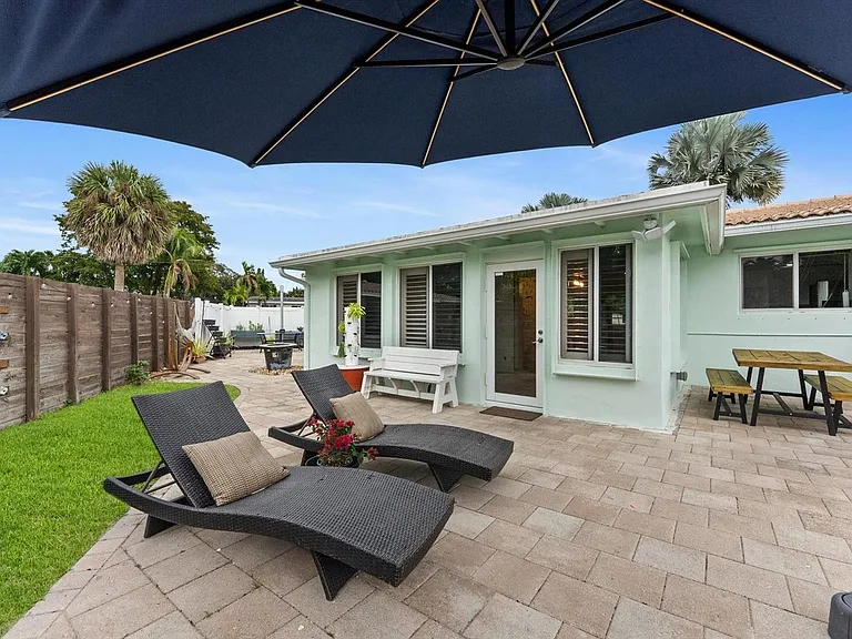 1257 NW 5th St — Photo 34