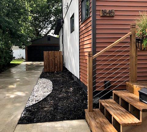 4th image of 1845 Pilgrim St