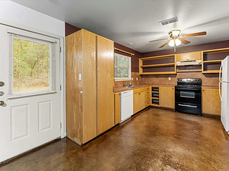 230 Private Road 7422 #230 — Photo 21