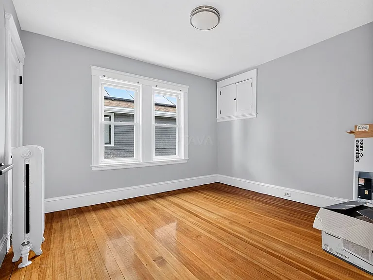 256 Main St #2 — Photo 6
