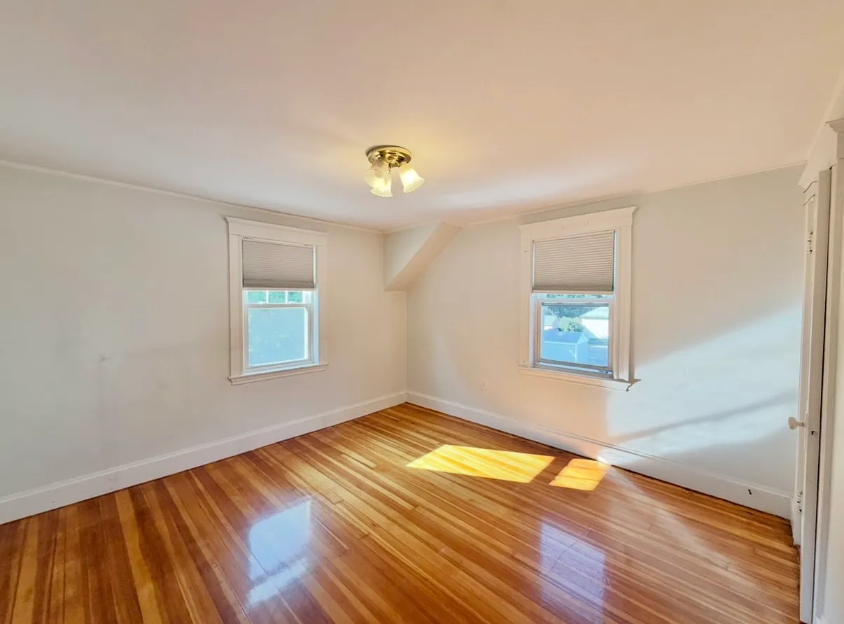 3 bed, 1300 sqft, $3,600 — Photo 4