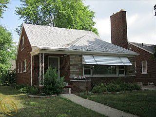 1st image of 829 E Hayes Ave