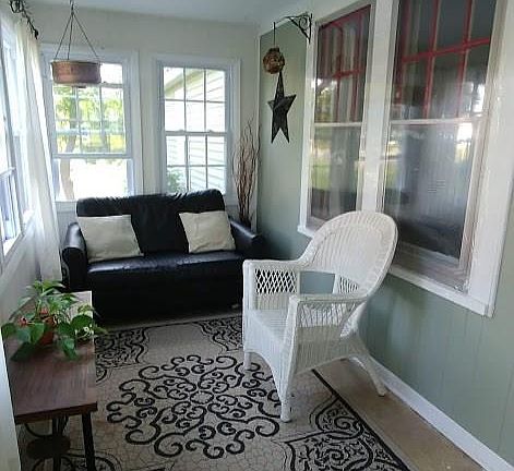 2nd image of 1407 Ridge Rd