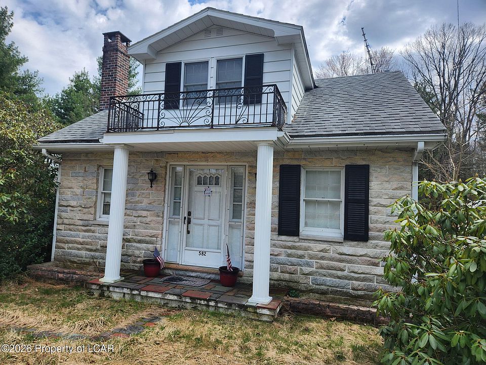 1st image of 582 Fairview St