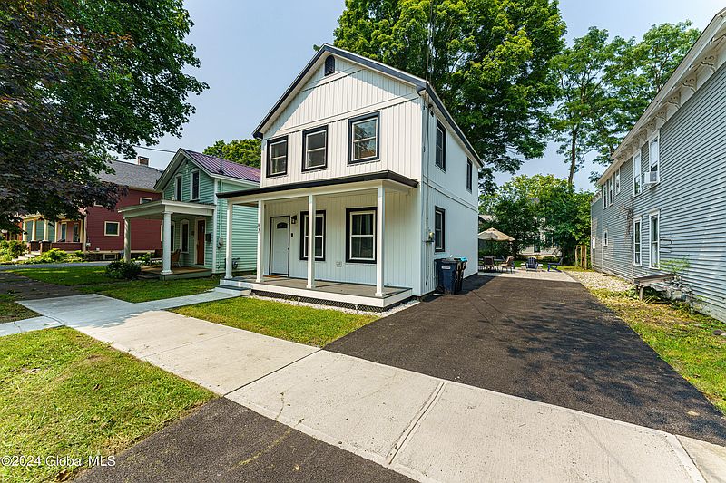 3rd image of 87 Lincoln Avenue
