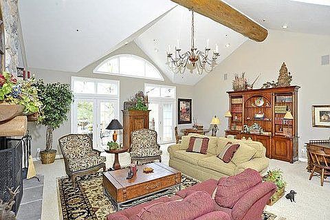 livingroom2_700.jpg