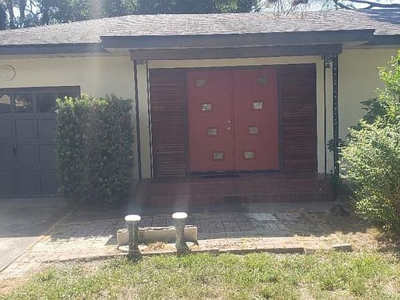 3rd image of 412 Casler Ave