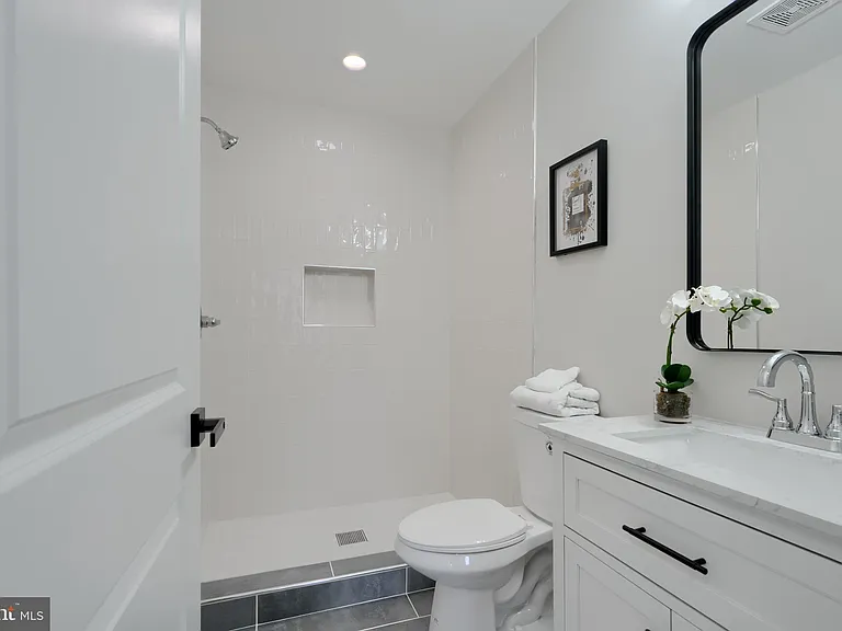 602 S Streeper St — Photo 13