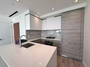680 Quayside Dr #1A, New Westminster, BC V3M 6Z6